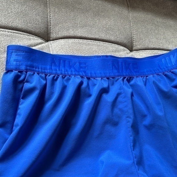 Nike Pro Men’s Blue Workout Shorts - Picture 4 of 6